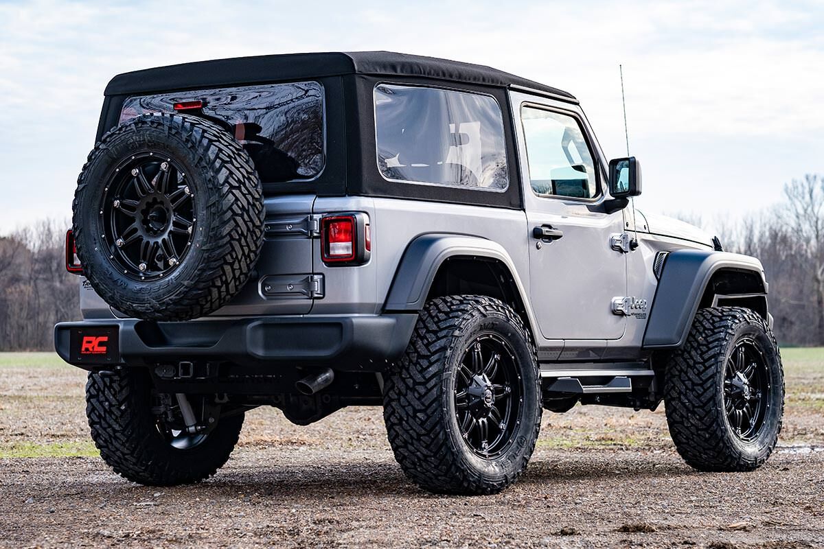 Rough Country 3.5 Inch Lift Kit Adj LCA FR D/S M1 Jeep Wrangler JL Rubicon (18-23)