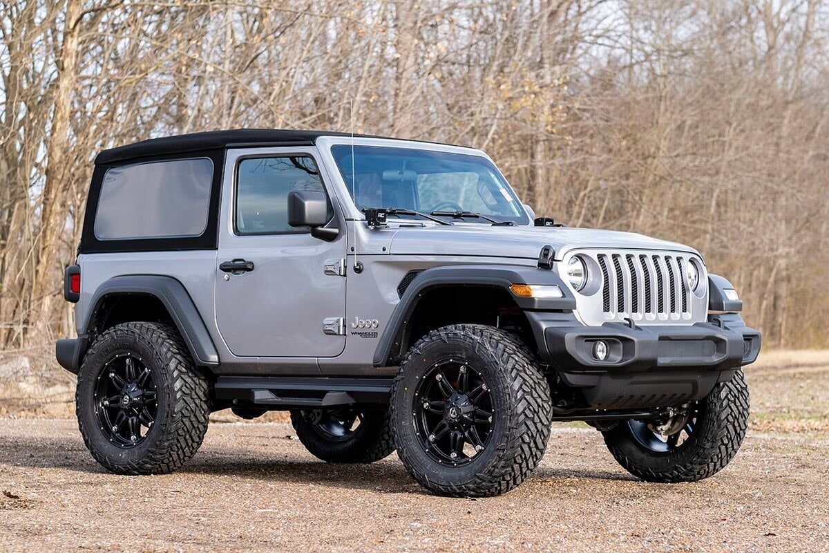 Rough Country 3.5 Inch Lift Kit Adj LCA FR D/S M1R Jeep Wrangler JL 4WD (2024-2026)